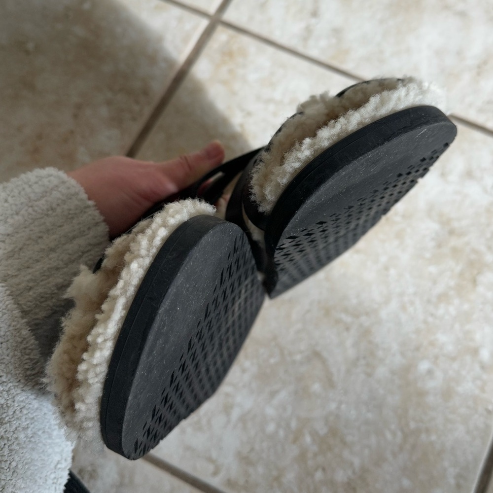 Hermes Black and Cream Sandals - Picture 5 of 7